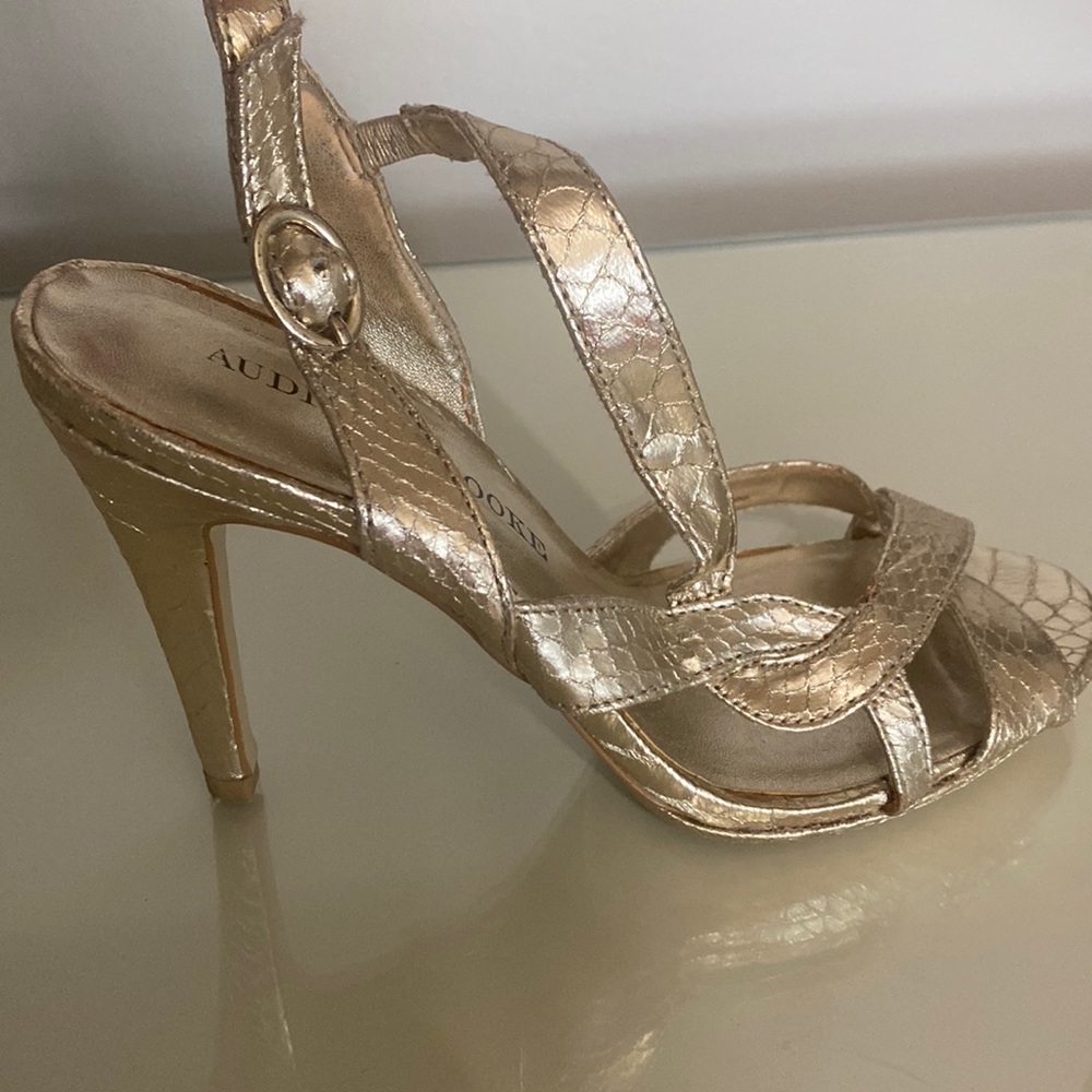 Cute metallic light gold heels